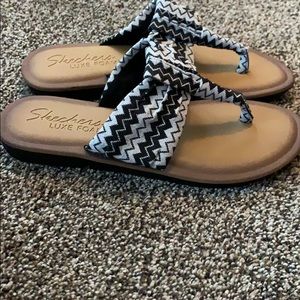 Skechers Chevron Sandals